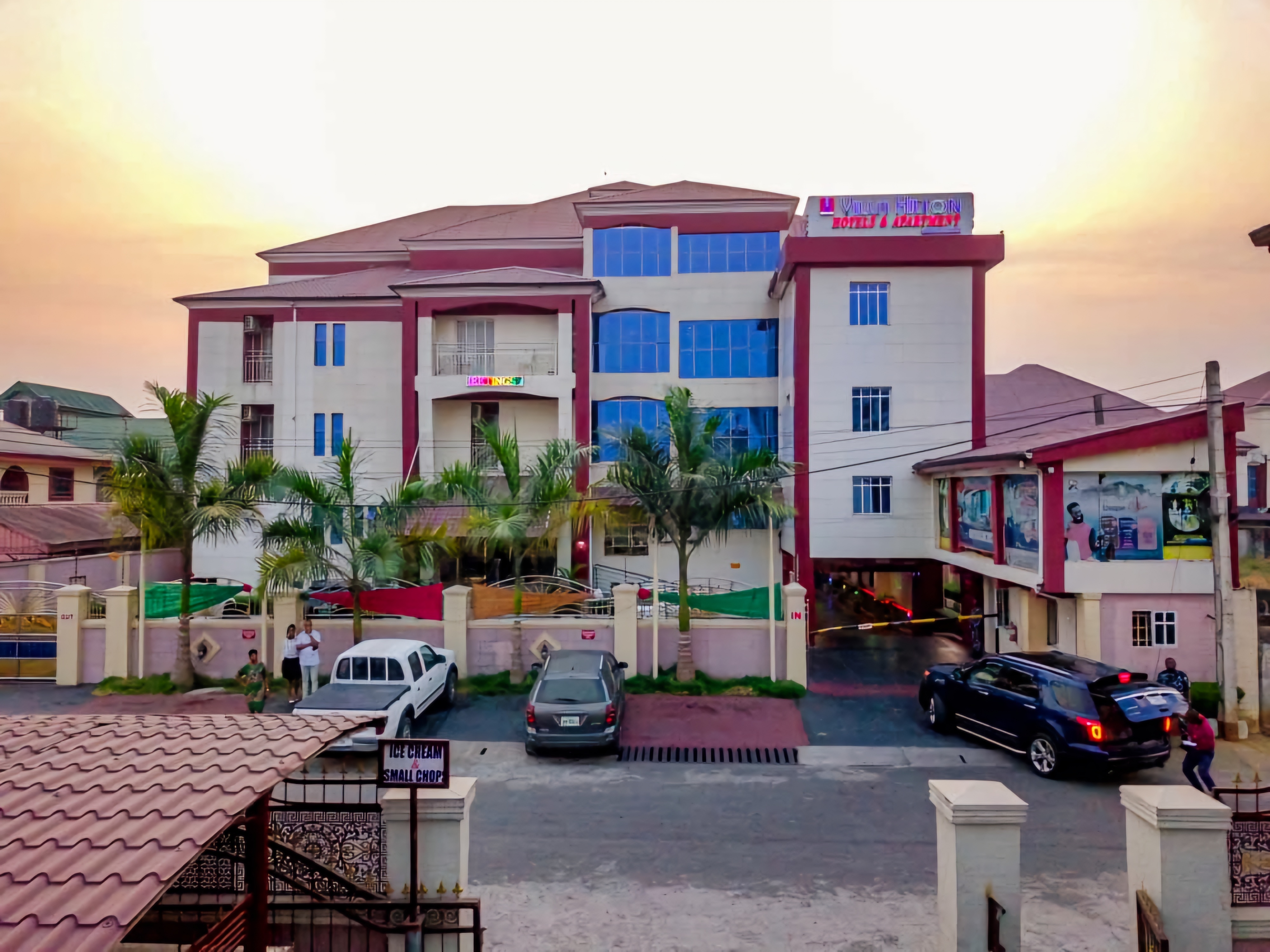 Villa Hilton Hotels & Apartments